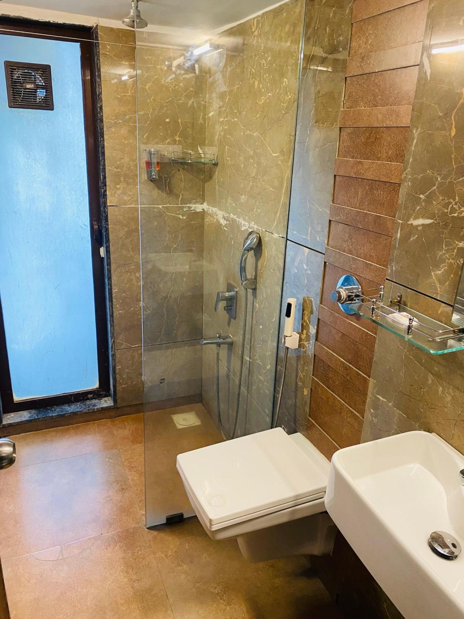 Mumbai House Luxury Apartments Santacruz East, Mumbai  Buitenkant foto