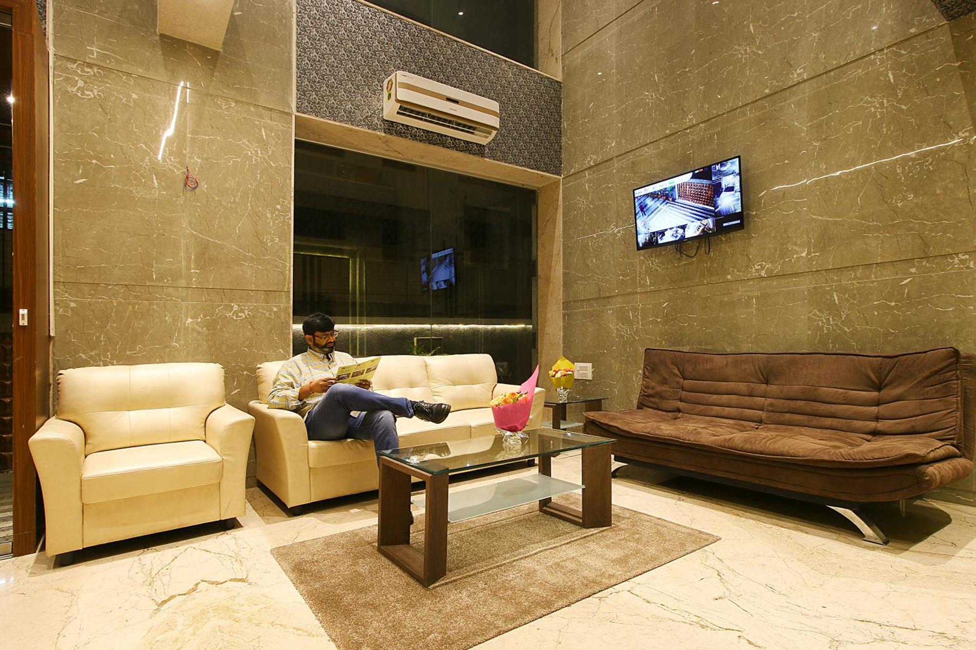 Mumbai House Luxury Apartments Santacruz East, Mumbai  Buitenkant foto