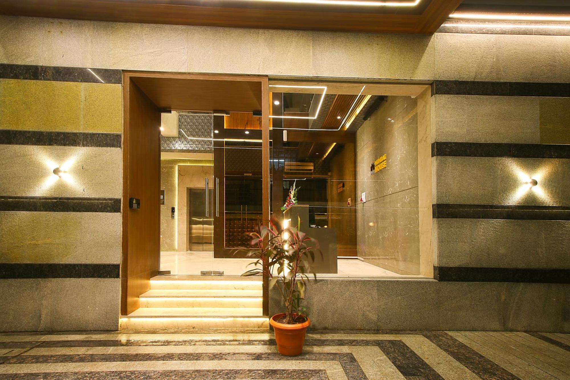 Mumbai House Luxury Apartments Santacruz East, Mumbai  Buitenkant foto