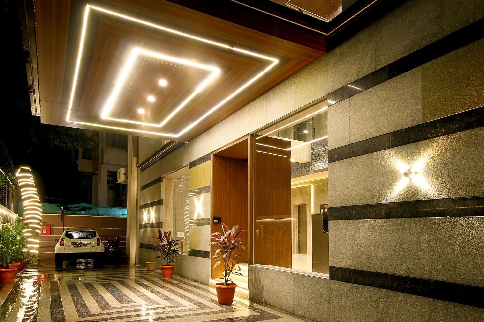 Mumbai House Luxury Apartments Santacruz East, Mumbai  Buitenkant foto